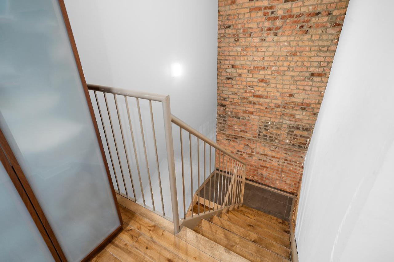 Le Moyen By Restavio * Montreal